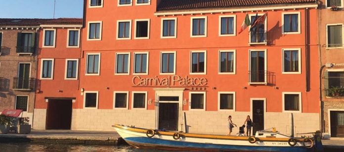 Kanallar Şehri Venedik - Carnival Palace Hotel