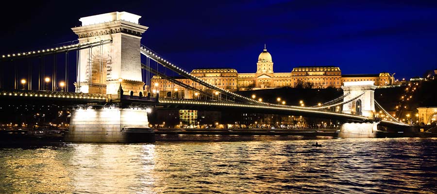 Yılbaşı Tatili İçin 5 Şehir Önerisi - Budapeşte - Köprü