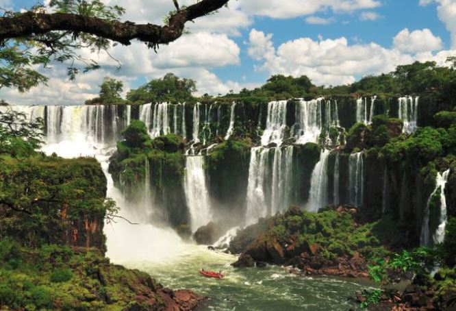 Iguaçu Şelalesi